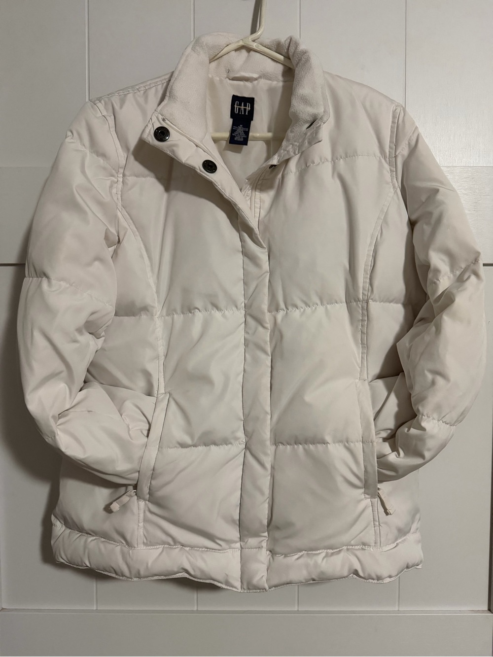 GAP Off-White Quilted Puffer Jacket